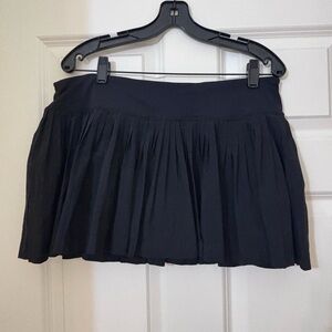 Lululemon black pleated tennis skirt